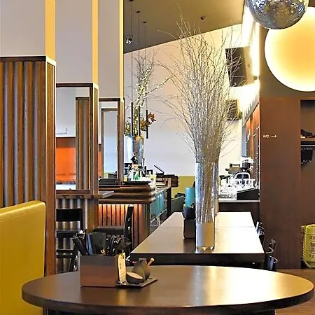 Lo! Im Kreuz Hotel *