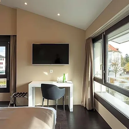 Lo! Im Kreuz Hotel